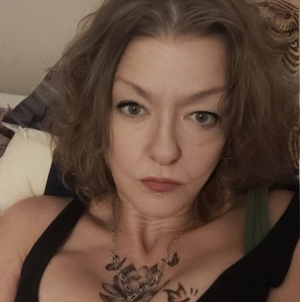 Meet your Posher, Lara